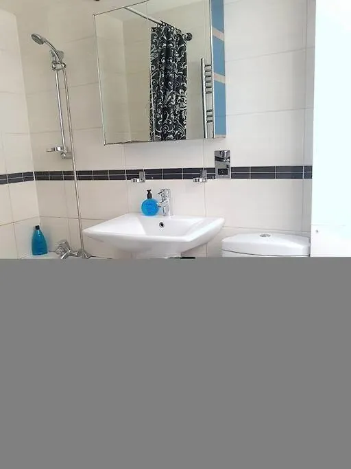 Cosy Studio Flat In Great Locationin London 0*,