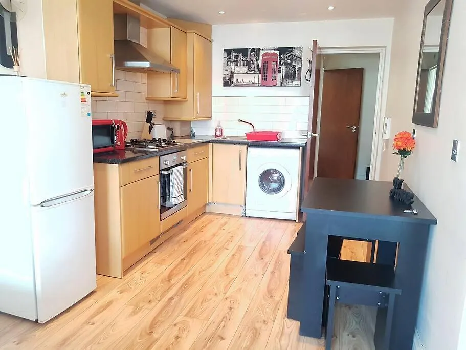 Cosy Studio Flat In Great Locationin London Apartment